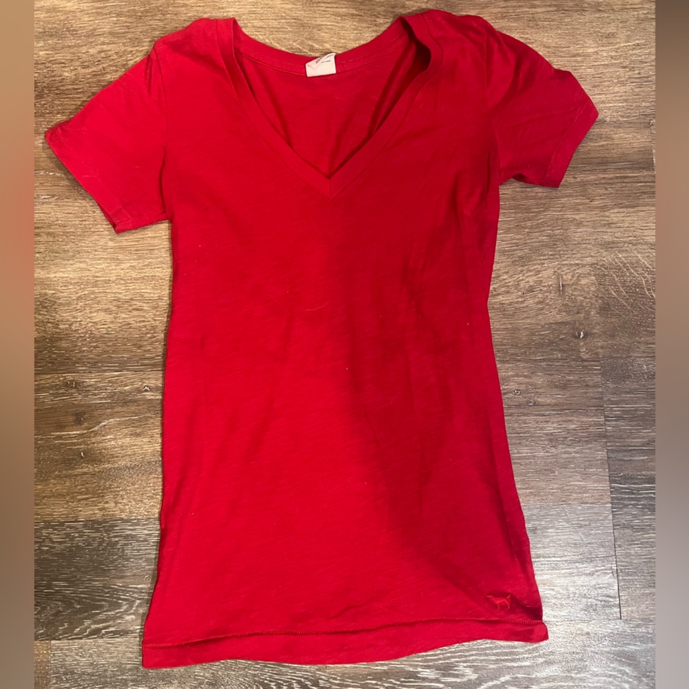 PINK VS red vneck tshirt